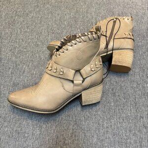 Altar'd State Rynn Women's Ankle Zippered Boots Size 8.5